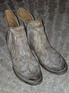 Sterling River Ankle Boots Size 11